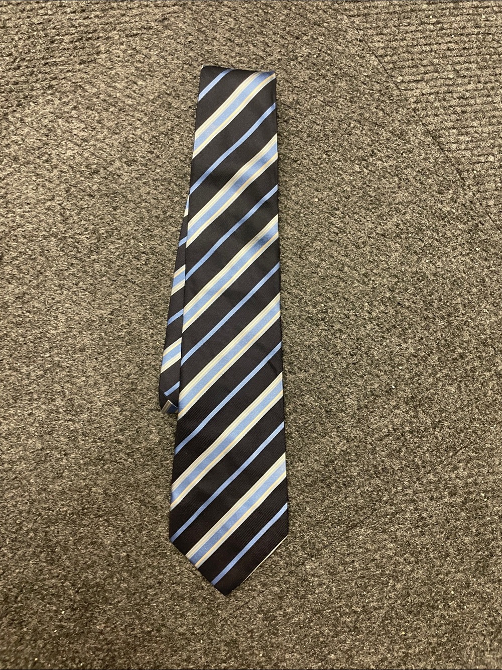 Banana Republic Made in Italy Silk Tie mens blue silver striped